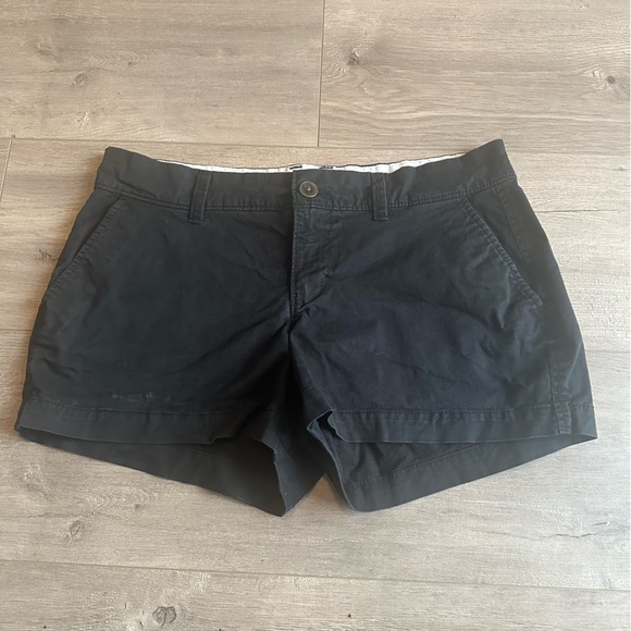 Old Navy Pants - Old Navy chino shorts - black - size 2 - 3 inch inseam